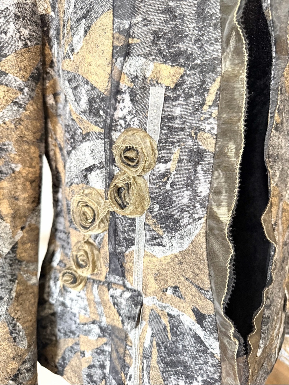 Chico's Embroidered Jacket Tapestry Rosette Print Open Front Blazer Sz 1 Artsy - Picture 3 of 9